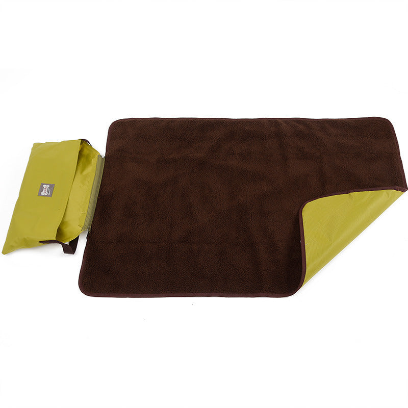 Fantastic Fold & Go Pet Blanket - Waterproof - Barkinggooddeals