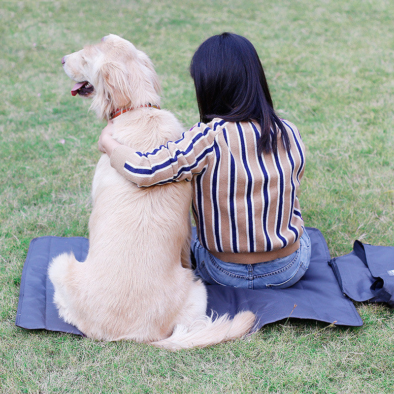 Fantastic Fold & Go Pet Blanket - Waterproof - Barkinggooddeals